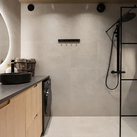 Apartament Modern In Centrum
